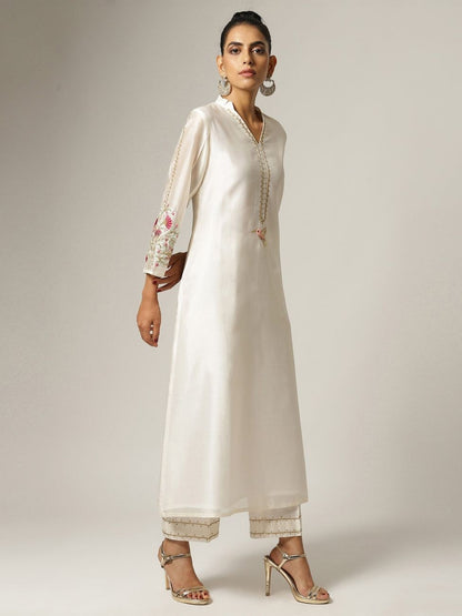 White Colour Pretty Chanderi Silk Kurta Set Desi Soul