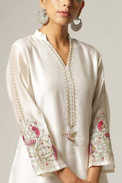 White Colour Pretty Chanderi Silk Kurta Set Desi Soul