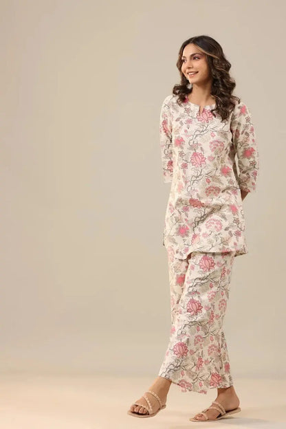 Regular Fit Floral Printed Kurta & Pants Co-Ord Set Desi Soul